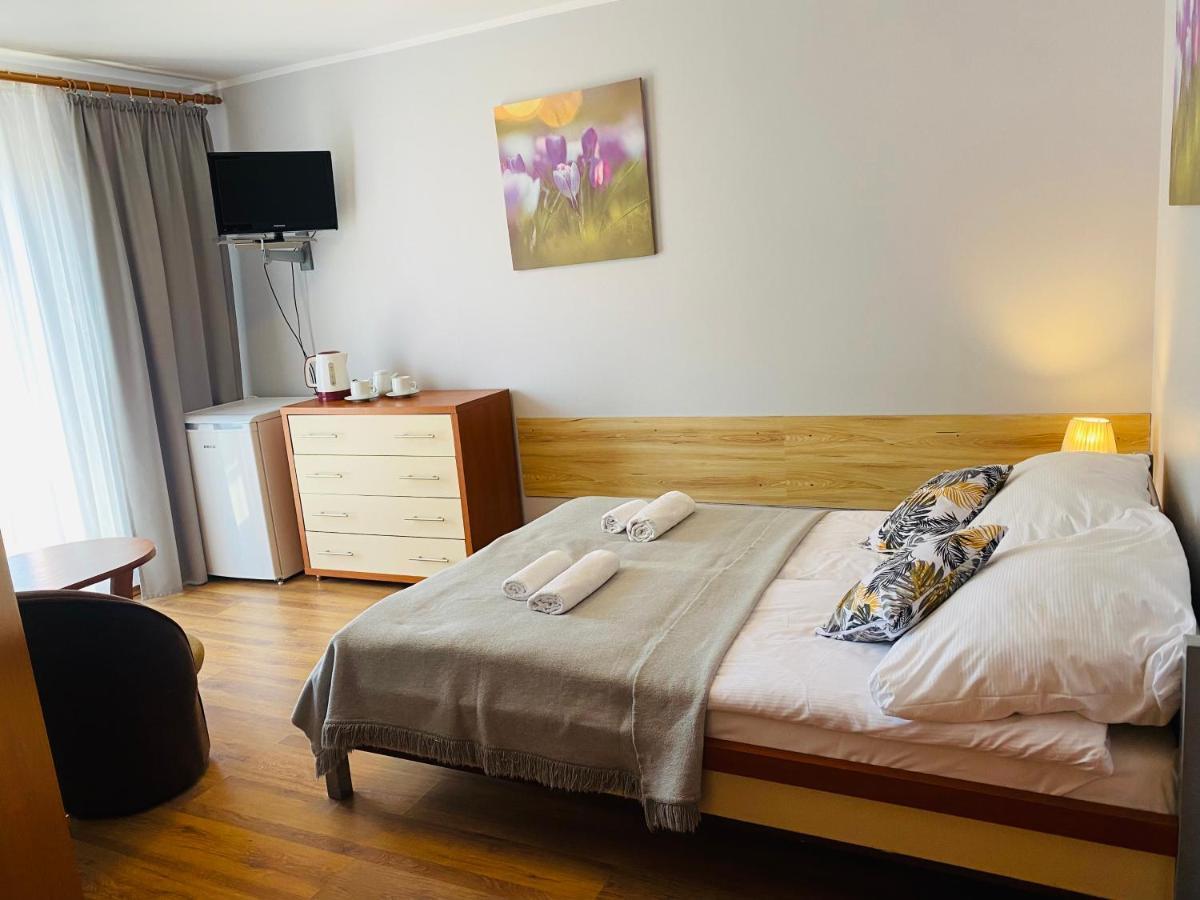 Willa Mona Międzywodzie Buitenkant foto