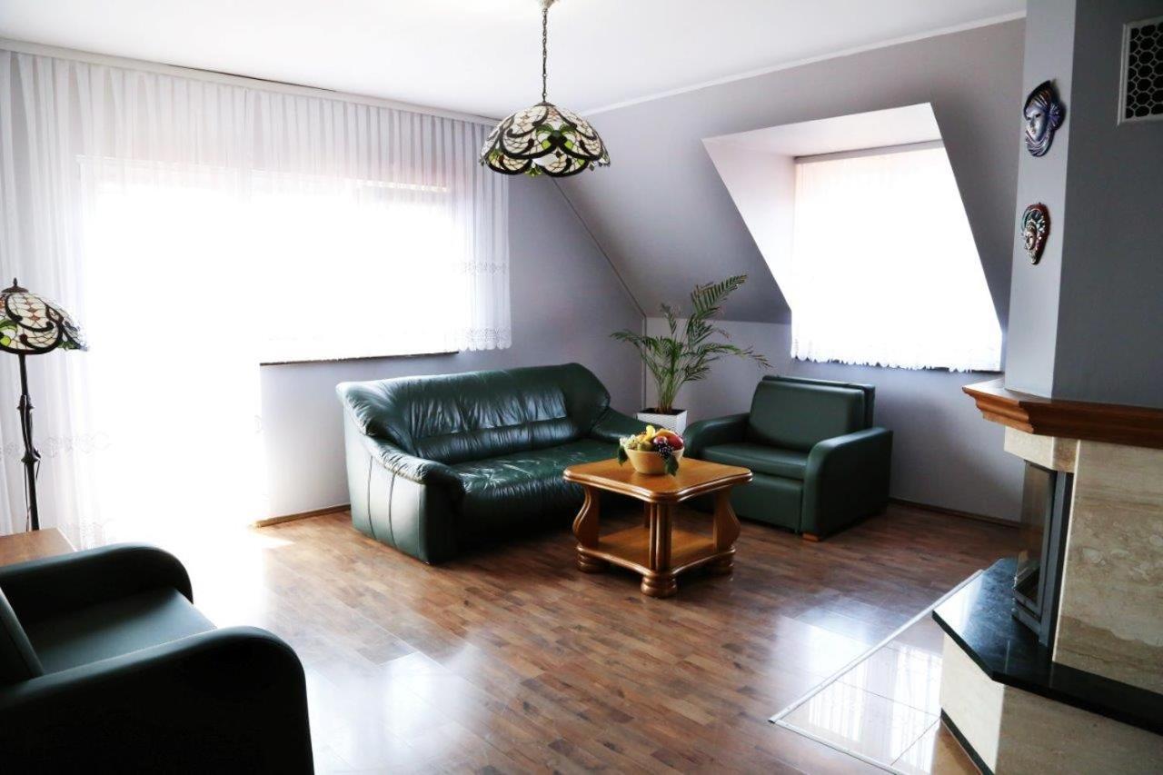 Willa Mona Międzywodzie Buitenkant foto